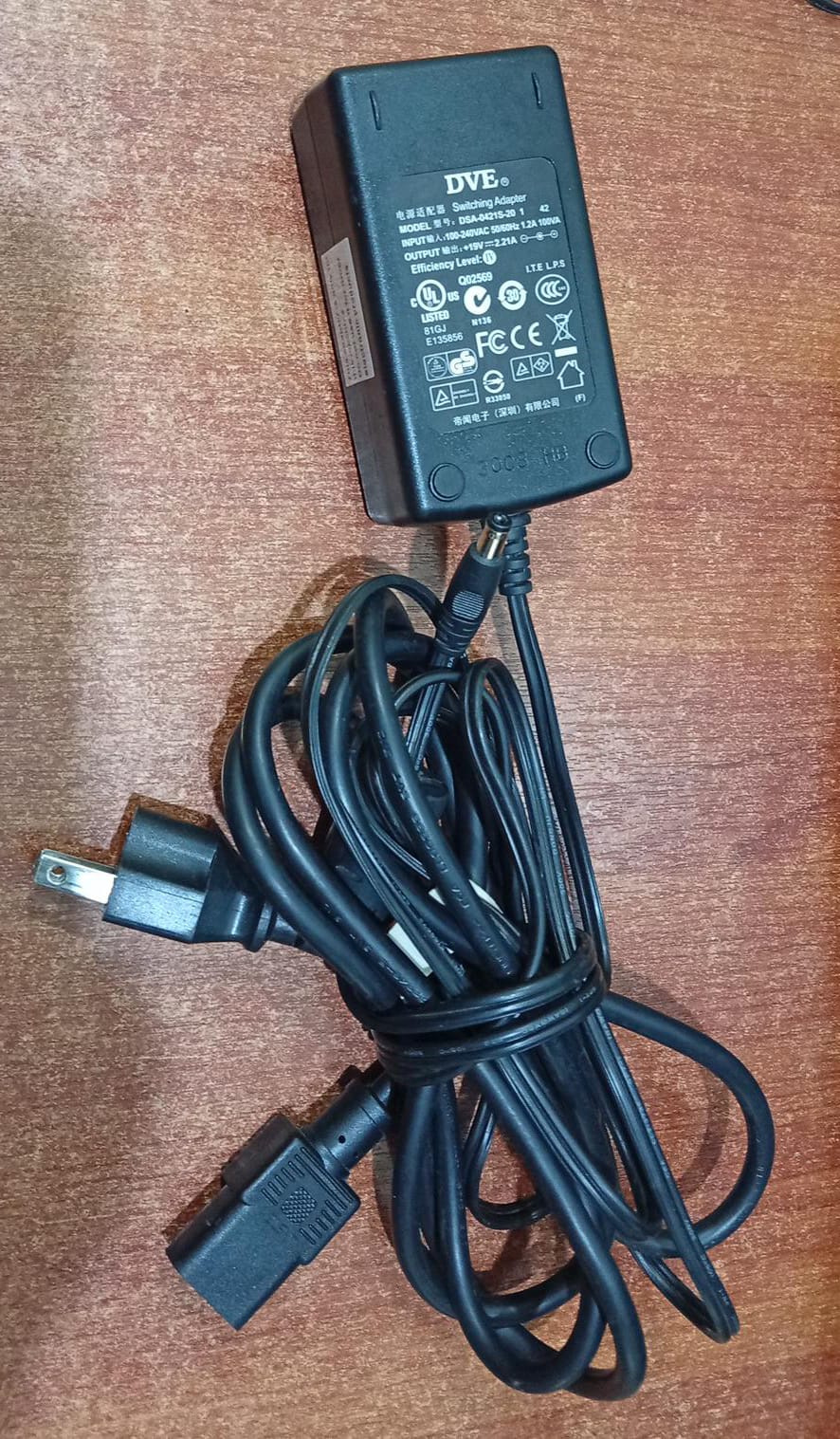 Adaptador de Corriente DVE 19V 2.21A | Modelo DSA-0421S-20 | Seminuevo ...
